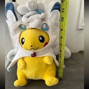 Pokémon Center Alolan Vulpix Poncho Pikachu Plush